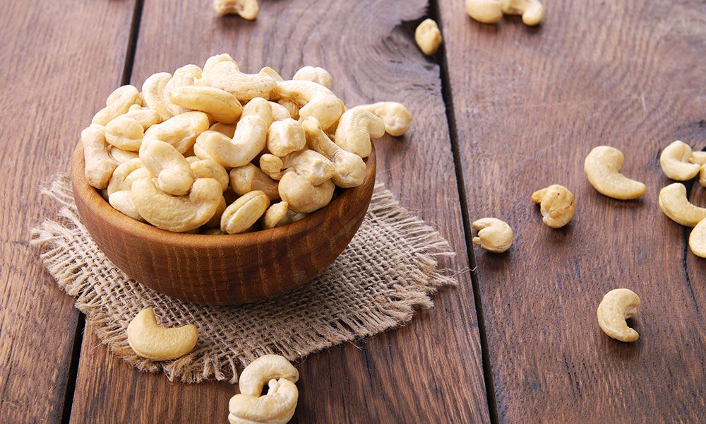 Cashew for Skin Glow: Benefits, Uses & DIY Masks