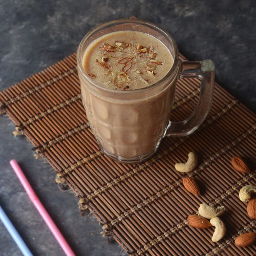 5 Easy Dry Fruit Smoothies to Start Your Day